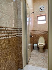 شقه مفروشه في حي البساتين بقيق