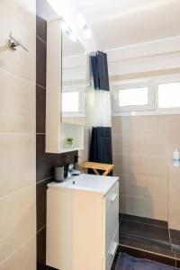 Vouliagmeni Thalassa Apartment