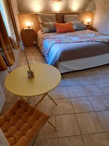 Maisons d'hotes Moulin de l’Arcas : Chambre Double avec Salle de Bains Privative