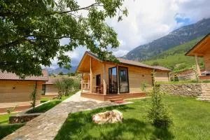 Bujtina Kapinova - Çorovodë