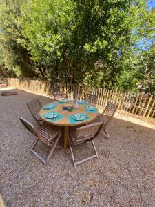 Maisons de vacances Entre mer et montagne : Maison 3 Chambres 