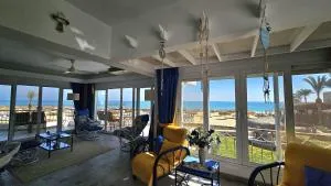 6 beds Beachfront Red sea Chalet Gorgeous View - 苏伊士