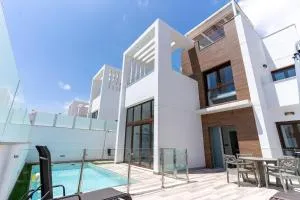 Lake House by United Renters - La Marquesa