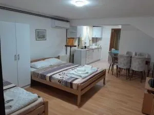 Goshevski Apartment - Mrzenci