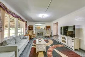 Monroeville Vacation Rental about 3 Mi to Boyce Park! - 蒙罗维尔