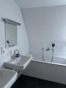 Al Nafurah Apartments