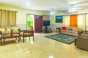 Villa Infinito Banis Exclusive Beachside Mansion