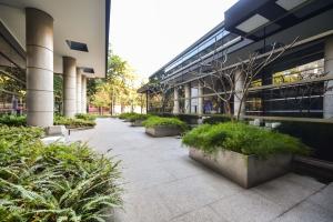 Edificio Setin Republica Downtown - Apto Charmoso para 4 Pessoas com Piscina e Academia by Okaeri Home Apartments