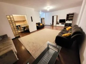 The Big Apartment Bucharest - Bucureştii Noi