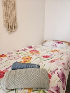 Lovely apartment with a private terrace and sea view