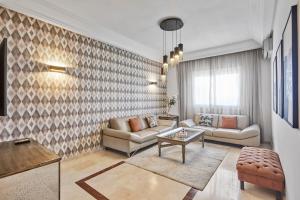 Spacious 2 Bed Flat with City Views and Free Parking