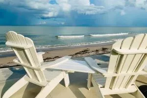 Sunscreen & Flip-Flops - ملبورن بيتش