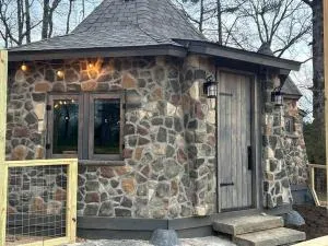 The Hut at the Farm - Benton