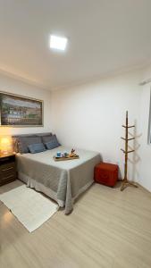 Apto Alamanda - 2 Quartos - Apto todo climatizado, aconchegante, confortável e de frente para avenida principal!