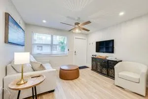 Sleek Coastal Abode 1 Block to Naples Beach! - Royal Harbor