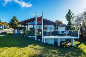 Brownies Bach - Lake Taupo Holiday Home - Wairakei