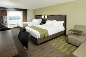 Standard Double or Twin Room room in Holiday Inn Wilkes Barre - East Mountain an IHG Hotel