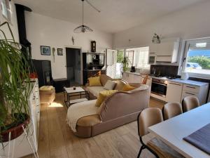 Holiday house with a parking space Novi Vinodolski - 17533