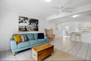 Seychelles 2 - Short stroll to Noosa River