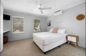 Seychelles 2 - Short stroll to Noosa River