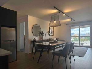 City fringe modern apartment with car parking