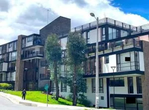 Hermoso departamento cerca de cumbaya - Guangopolo