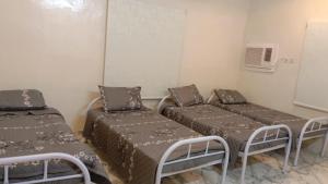 دور مستقل خمس غرف في خميس مشيط مع حوش وسطوح