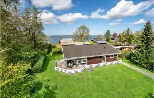 Three-Bedroom Holiday Home In Middelfart - Strib