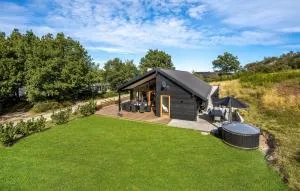 Amazing Home In Glesborg With Kitchen - Bønnerup Strand