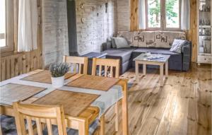 4 Bedroom Cozy Home In Okuninka