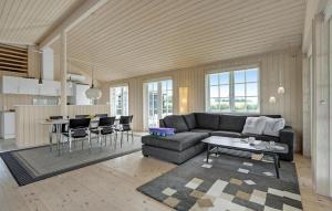 3 Bedroom Beautiful Home In Slagelse