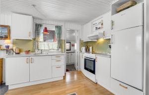 Awesome Home In Ulfborg With Kitchen