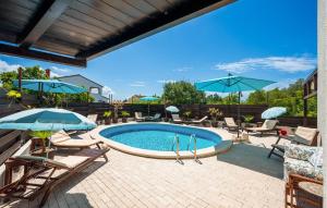 Cozy Apartment In Peroj With Wifi