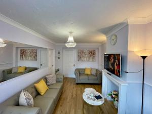 Semi Detached House in Aldershot