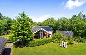 4 Bedroom Beautiful Home In Oksbøl - Billum