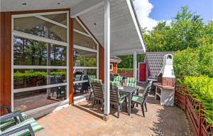 4 Bedroom Beautiful Home In Oksbøl