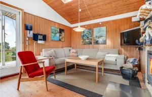 Nice Home In Ebeltoft With Wifi