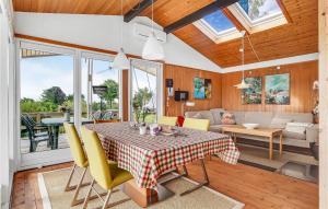 Nice Home In Ebeltoft With Wifi