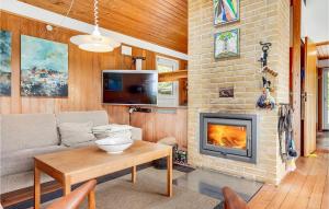 Nice Home In Ebeltoft With Wifi