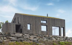 4 Bedroom Stunning Home In Rauland