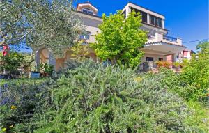 3 Bedroom Awesome Apartment In Secovlje