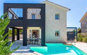 Amazing Home In Sveti Ivan Dobrinjski