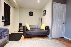 Moons & Noons -Separate Unit for your Comfort