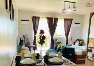 Affordable Family Homes with a Balcony, Free Parking, Pool and Gym - B2 7Opals