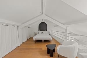 LB Vacation Rentals I Beautiful, Renovated Duplex with Swimming Pool