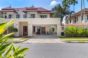 Laguna Fairway View Villa
