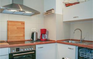 Beautiful Apartment In Pobierowo