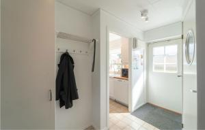 1 Bedroom Amazing Home In Köpingsvik