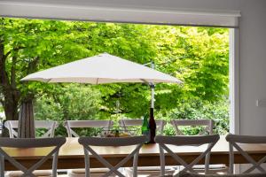 Blue Beachside - Luxe, Pet Friendly, Walk to Beach