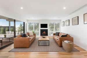 Byron by the Beach - Luxury Heated Pool and Views